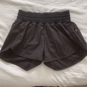 lululemon tracker shorts